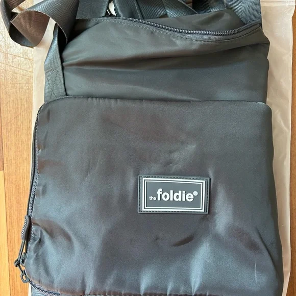 NWT! Foldie Travel Bag Gray 40L - Picture 4 of 7
